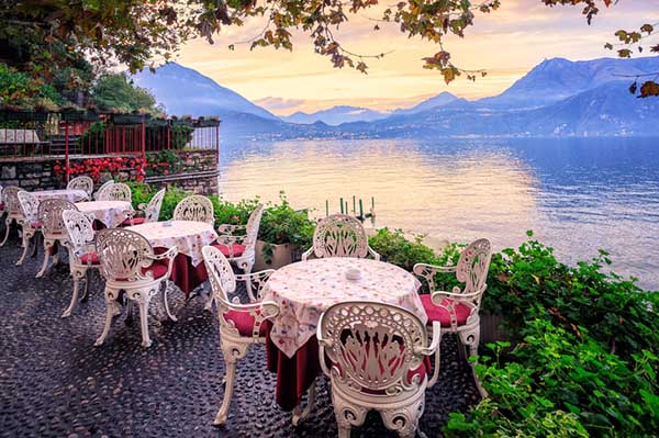 Drinks, meals, and other experiences can round out a literary trip